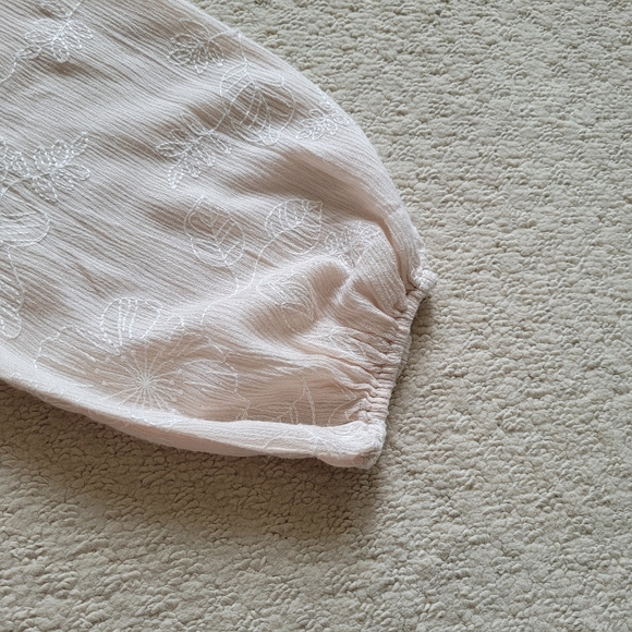 FREE THE ROSES Embroidered Floral Cutout Cold Shoulder Long Sleeve Tassel Top - Picture 6 of 12